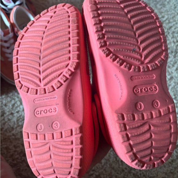 Pink bad bunny clogs - Picture 3 of 3